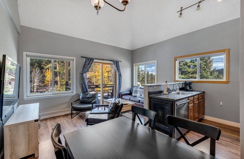 Four O'Clock Condo | Ski in/Ski-out 1 bedroom + loft, 2 bath. Pet Friendly!