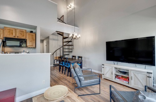 Four O'Clock Condo | Ski in/Ski-out 1 bedroom + loft, 2 bath. Pet Friendly!