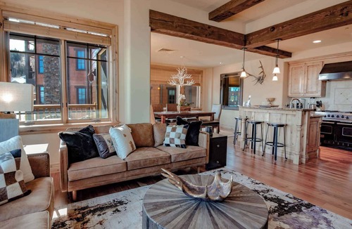 Empire Pass Condo | Ski-in/Ski-out Luxurious Condo located in the serene Empire Pass-Silver Strike 4 Bed-Click to Save