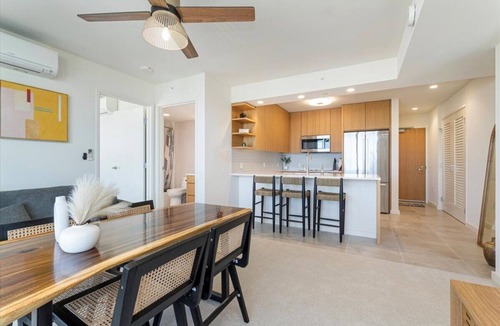 Ala Moana Condo | Sky Ala Moana 2908: 2 BR, 2 BA Condominium in Honolulu, Sleeps 4