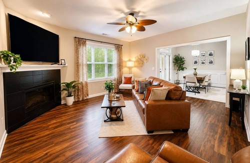 Clarkdale House | SkyCharge Suites. 20 Min to ATL Airport. EV Charger. Sleeps 6. Spacious Retreat