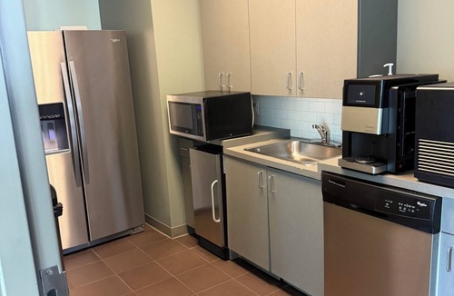 Midtown Apartment | skyline- view+ Cozy 1BR in vibrant Atlanta