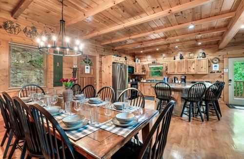 Pittman Center Cabin | Sleeps 16 Panoramic Mountain Views Hot Tub Game Room Near Gatlinburg