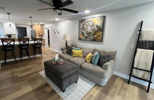 Howland Corners House | Snug As a Bug- 2Bedroom 2Bath