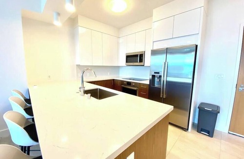 Ala Moana Condo | Sophisticated 2bdrm Condo with Stunning Views