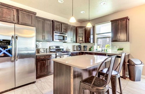 South Salt Lake House | South Salt Lake Home w Hot Tub, 7 Mi Downtown