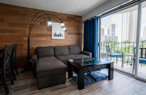 McCully - Moiliili Apartment | Spacious 2 Bedroom, 1 bath Waikiki Condo