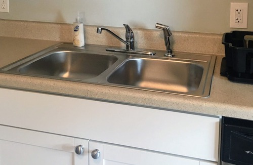 Saugerties Apartment | Spacious, 2 BR Condo Next to Horse Shows, Catskill Mountain Views