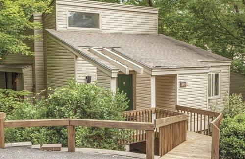 Lake Lure Apartment | Spacious 2 BR | Foxrun Townhouses