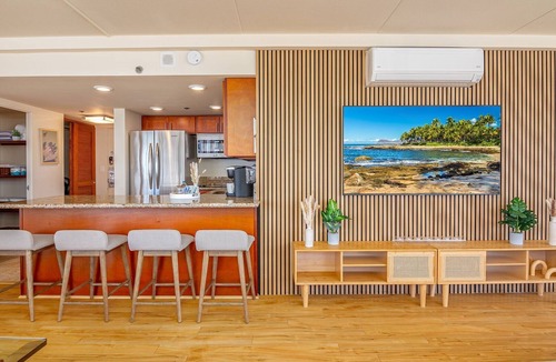 Waikiki Hotel | Spacious 2 Units Retreat at the Ilikai Hotel – Accommodates 10 Guests