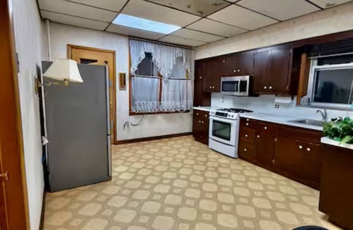 Constable Hook Apartment | Spacious 3BR apt | 20 Min MetLife | Near NYC & EWR