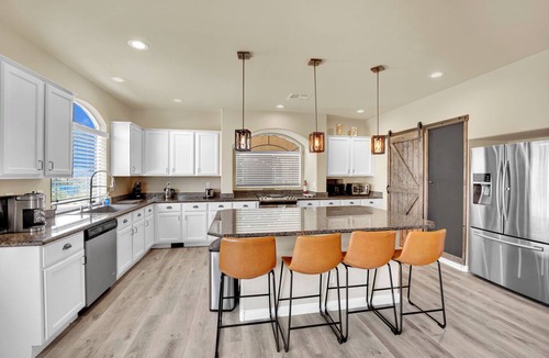Arden House | Spacious 4,000 Sq Ft Home 5BR 2 Primary Suites Park Across Street Near Strip