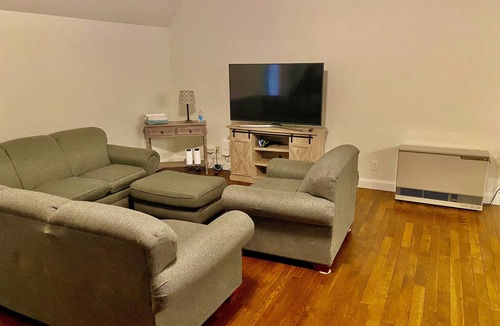 Orono House | Spacious 4-Bedroom Home Near University of Maine, Orono. 5 min walk to campus.