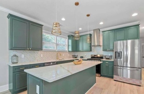 West End House | Spacious 4 br 3 ba! Minutes to Benz stadium, airport, downtown, and AU Center.