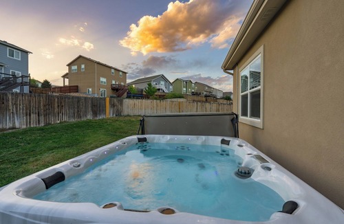 Security-Widefield House | Spacious Airport Heaven - 5 Bedrooms & Hot Tub