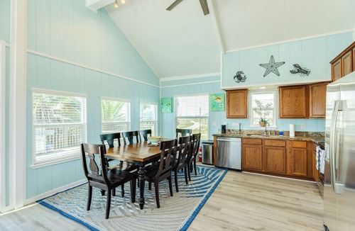 San Luis House | Spacious and Open Freshly Remodeled Beach House.