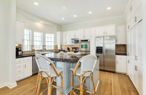 Pirates Beach House | Spacious Beachfront Home w/3 Decks + Patio, Large Bedrooms & Chef's Kitchen