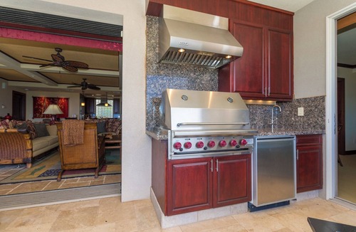 Kamuela Condo | Spacious Condo with Backyard and Ocean views | Mauna Kea Resort