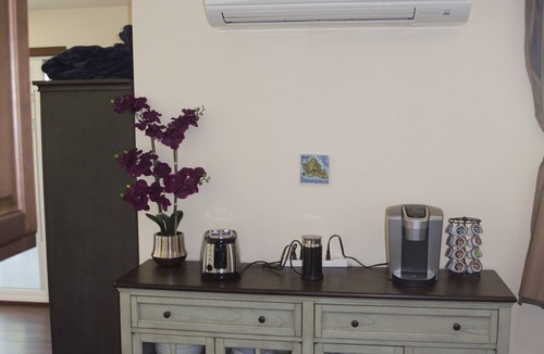 Hawaii Kai Cottage | Spacious Cottage with A/C and Patio