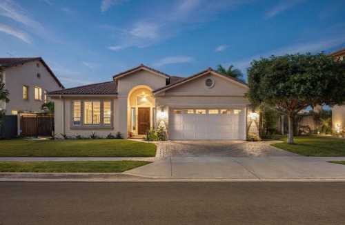 Placentia House | Spacious Disney Retreat with Pool Table Fire Pit