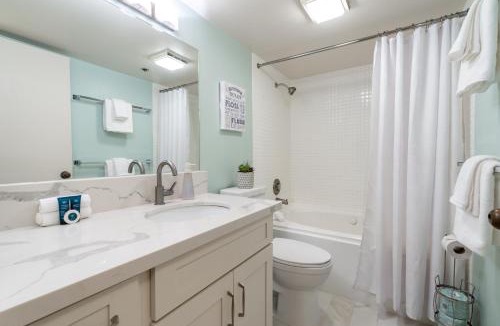 Downtown Honolulu Apartment | Spacious Downtown Executive Retreat - Free Parking