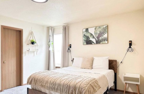 New Century House | Spacious/Modern 3-bedroom townhome, Quiet Culdesac, Fire Pit, TV every Room