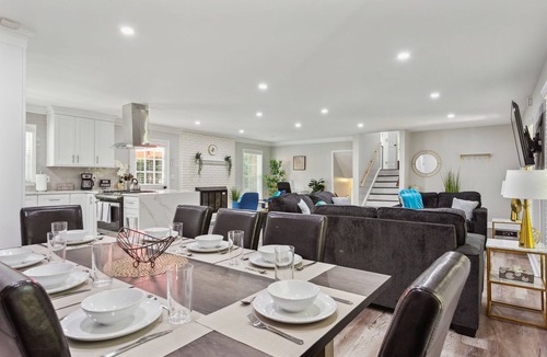Decatur House | Spacious Modern ATL Getaway Pool HotTub GameRoom BBQ