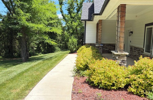 Bonner Springs House | Spacious New 3BR/2BA Home -Sleeps 6 Adults - Near World Cup Venues