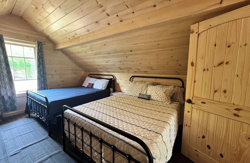 Smithfield Cabin | Spacious North Pond Lakefront Retreat - Sleeps 20 - Belgrade Lakes Region