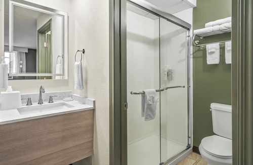 South Portland Hotel | Spark by Hilton Portland Airport Maine Mall