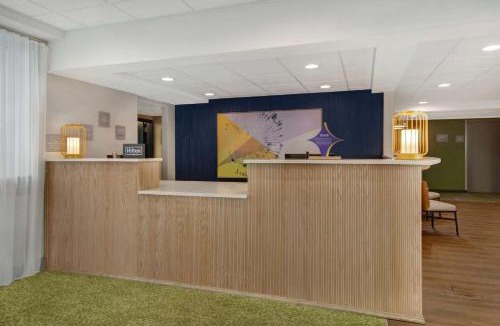 Rochester Hotel | Spark by Hilton Rochester University Area, NY