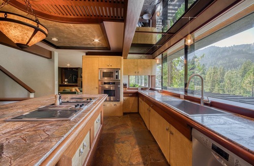 Alpine Meadows House | Spire Chalet at Alpine Meadows - 4BR 4.5 BA W/Hot Tub & Ski Shuttle