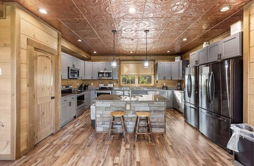 Chalet Village North Cabin | Splash 'N Heavenly Views – Indoor Pool, Theater & Mountain Views
