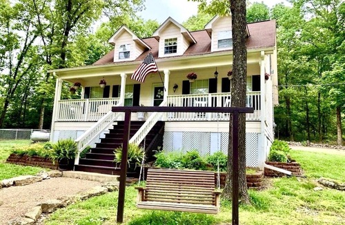 Hardy House | Spring River Getaway