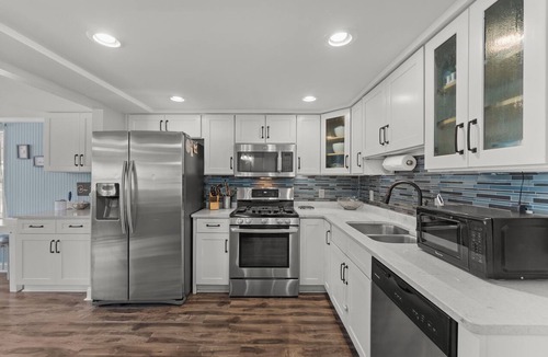 Crescent Beach Cottage | St. Augustine 3-bed, Walk to Beach, Pool, Hot Tub, Tiki & Golf Green