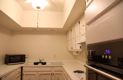 Saugerties South Apartment | Staycation at Upstate NY: Fenced Dog Yard & Peaceful Family Escape w/Pool & WIFI