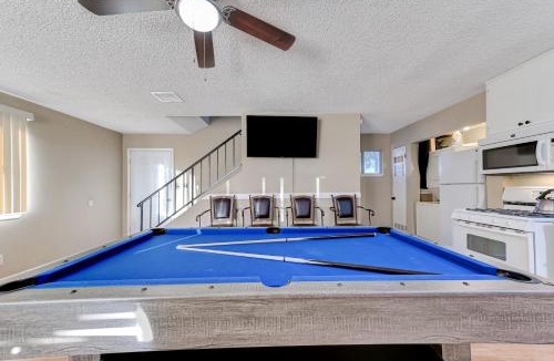 Chinatown House | Strip-side Villa, 6 Beds, Pool, Mini Golf, Karaoke