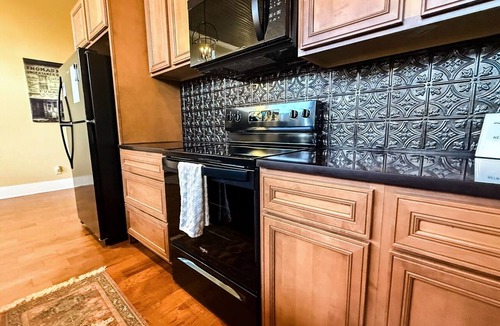 Jonesboro House | Stunning 2 bedroom in town, close to Shawnee National Forest