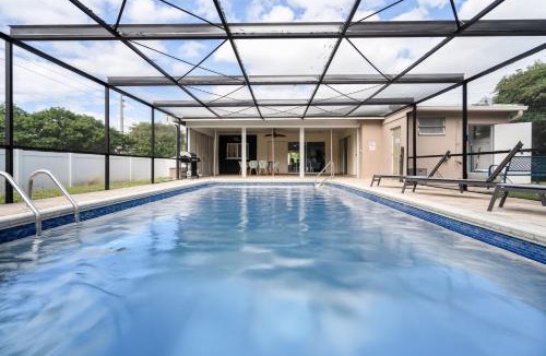 Hollywood Hills Villa | Stunning 4BR Oasis with Pool, 14 minutes to the Ocean