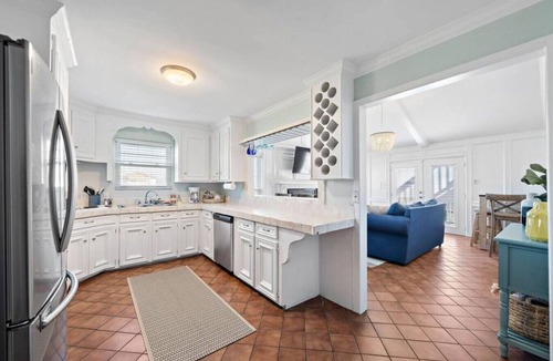 Acapulco Village House | Stunning Beach House, Ocean Views & Spacious Deck