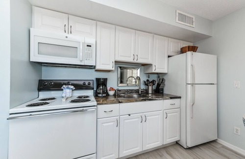 Longboat Key Condo | Stunning -late summer sale 50 ft from sand, Private Island 125 +review