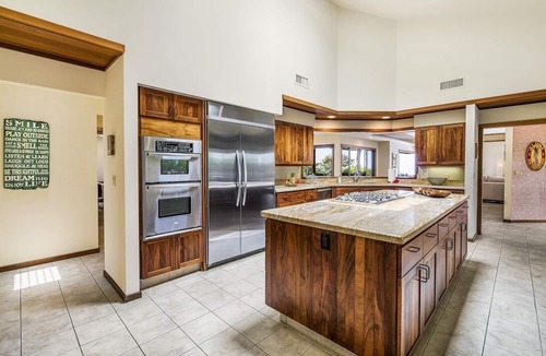 Kahaluu Bay House | 🏖️Stunning Ocean Views | Private Pool | Gated Community