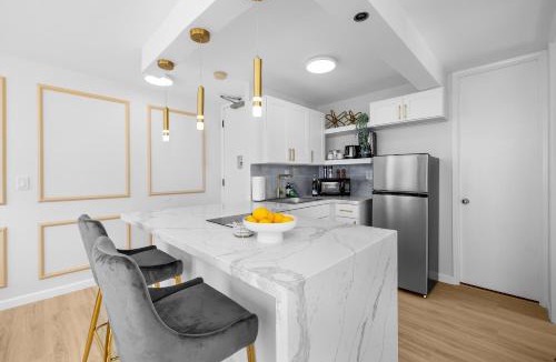 Waikiki Apartment | Stylish 1-BR Condo with Breathtaking Ocean Views