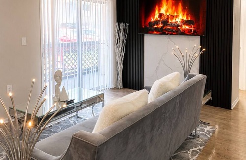 Kirkman South Apartment | Stylish Clean 2BD & 2BTH Near Universal Free Parking Fast WiFi Quiet Gated