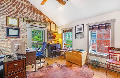 Historic District House | Submariner's Gate - Historic 4-bedroom home in charming Annapolis with parking