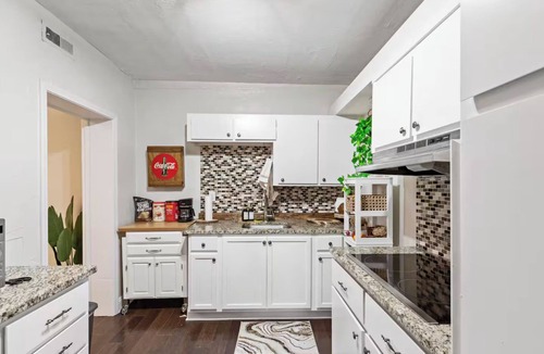 Loring Heights Apartment | Suburban Buckhead Oasis - steps to beautiful park, playground, 5 min to midtown!
