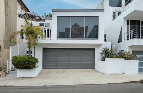 The Strand House | Summer Beach Rental