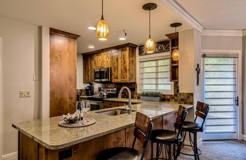 Peak 9 Condo | SUMMER FAVORITE Peak 9 Main St 2 blks - Village at Breck Resort Hot tubs, Pool+
