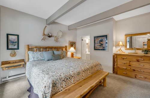 Four O'Clock Apartment | Sundowner W5 by Ski Country Resorts