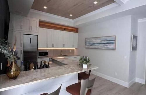 East Hampton House | Sundrenched Hamptons Estate with Resort Amenities